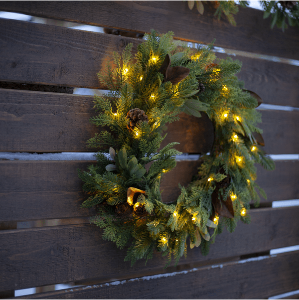 Mixi Ø60 Vihreä valmistajalta Star Trading - Mixi-kranssi on valmistettu lehtien ja neulasten sekoituksesta, ja se on valmistettu PE-materiaalista.