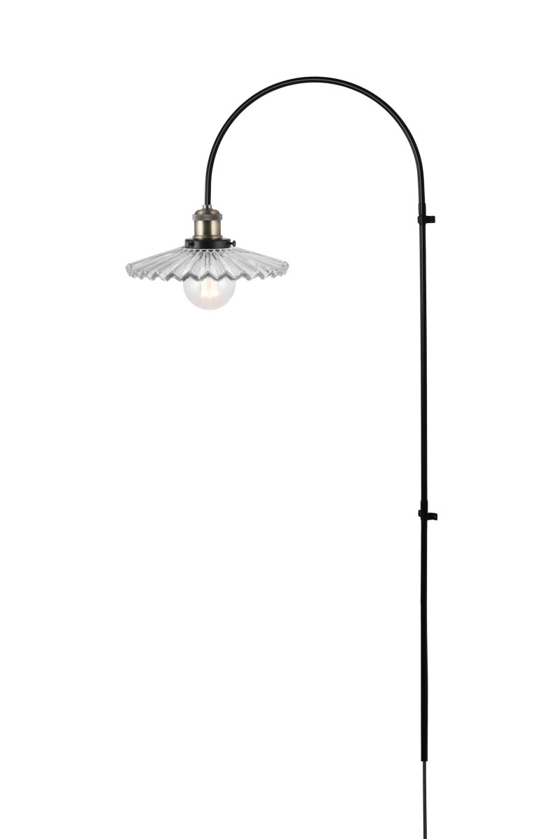 Cobbler 60cm Läpinäkyvä/musta seinävalaisin valmistajalta Globen Lighting - Seinäkiinnikkeessä on kaksi metallikiinnikettä ja mukana tulevat ruuvit seinään kiinnittämistä varten, ja koko valaisin on säädettävissä sivusuunnassa.