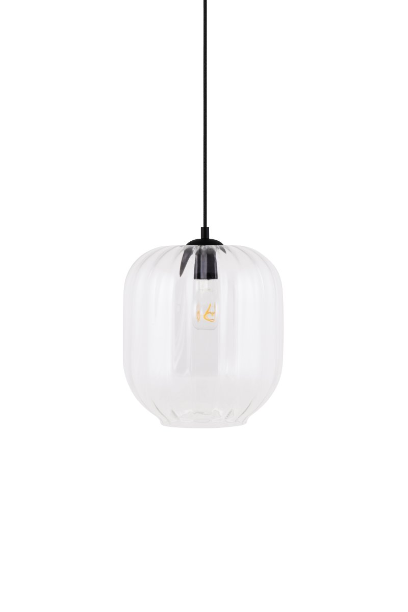 Haze Ø25 Läpinäkyvä kattovalaisin valmistajalta Globen Lighting - Haze on kaunis riippuvalaisin, jonka suupuhallettu lasi on sisäpuolelta uurrettu.