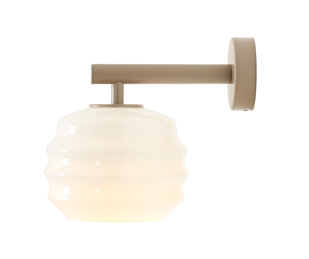 Puff 23cm Beige seinävalaisin valmistajalta Artera - Puff on ihastuttava seinävalaisin, joka yhdistää pehmeät muodot moderniin ja tyylikkääseen muotoiluun.