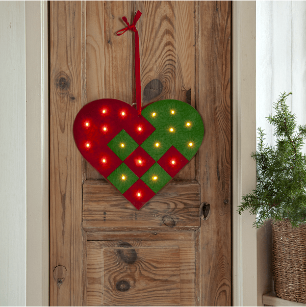 Merry PUNAINEN valmistajalta Star Trading - Kaunis koriste, joka on helppo asettaa paikoilleen, loistaa kauniisti l&auml;mpim&auml;n valkoisella valolla ja luo joulutunnelman.