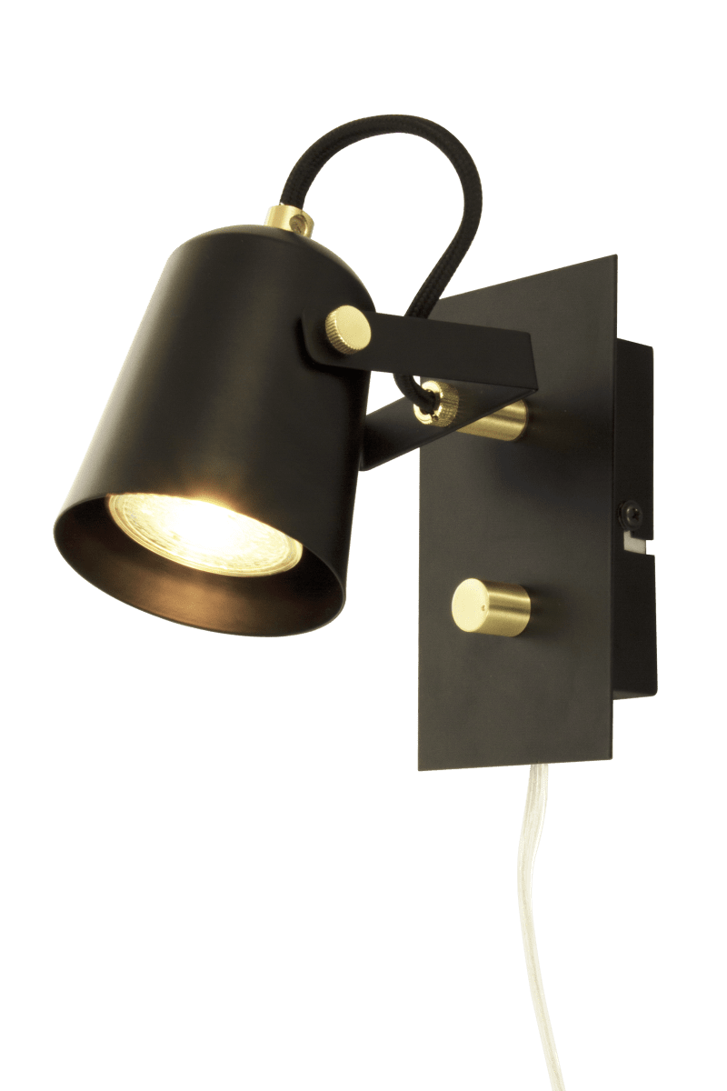 Metz Musta lukulamppu valmistajalta Aneta Lighting - Musta messinkiyksityiskohtineen ja puhtaalla muodollaan tuo klassisen vaikutelman moderniin vintageen.