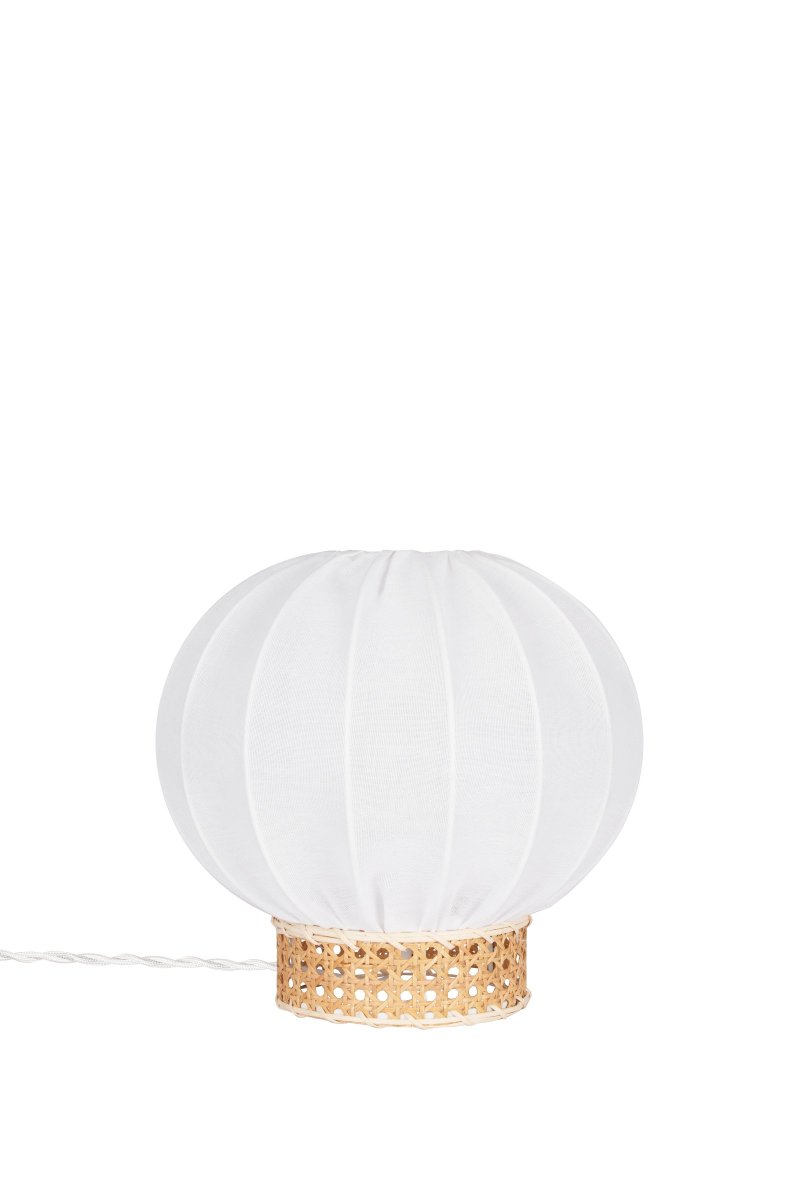 Yokohama 30cm Luonto pöytävalaisin valmistajalta Globen Lighting - Yokohama on pehme&auml; ja kodikas p&ouml;yt&auml;valaisin, joka on saanut inspiraationsa aasialaisista lyhdyist&auml;.