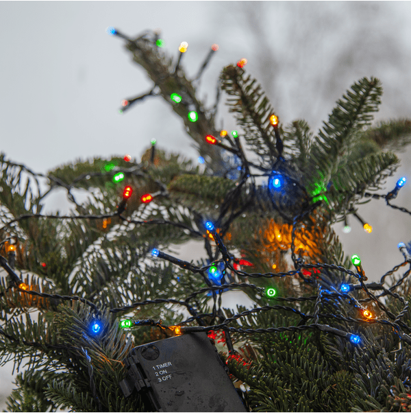 Valosarja Akku 10m Musta valmistajalta Star Trading - Se on varustettu k&auml;yt&auml;nn&ouml;llisell&auml; ajastintoiminnolla, joka palaa 6 tuntia ja on sammuneena 18 tuntia akun s&auml;&auml;st&auml;miseksi.
