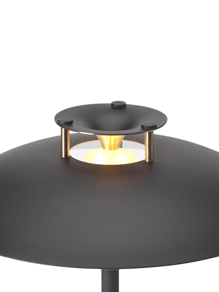 Stepp One-Two -Three 30cm Musta Siirrettävä valmistajalta Halo Design - Lamppu on IP45-luokiteltu, joten se on suojattu kosteudelta ja pölyltä.