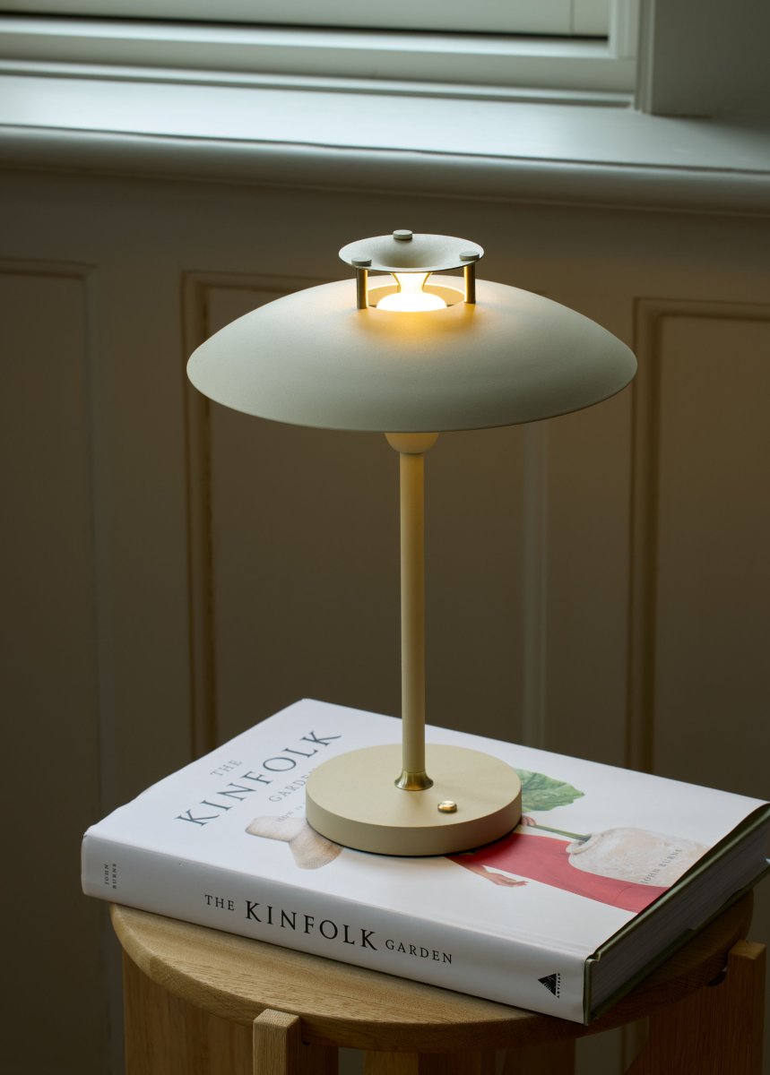 Stepp One-Two -Three 30cm Kerma Siirrettävä valmistajalta Halo Design - Lamppu on IP45-luokiteltu, joten se on suojattu kosteudelta ja pölyltä.