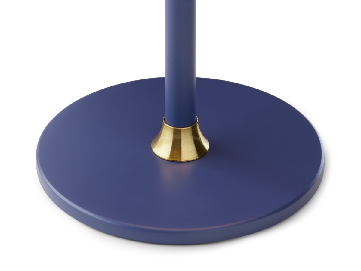 Moon Light 27cm Sininen Siirrettävä valmistajalta Halo Design - Tyylikk&auml;&auml;n kupumuotonsa ansiosta se tarjoaa pehme&auml;n ja miellytt&auml;v&auml;n valon, jota voidaan s&auml;&auml;t&auml;&auml; tarpeen mukaan.