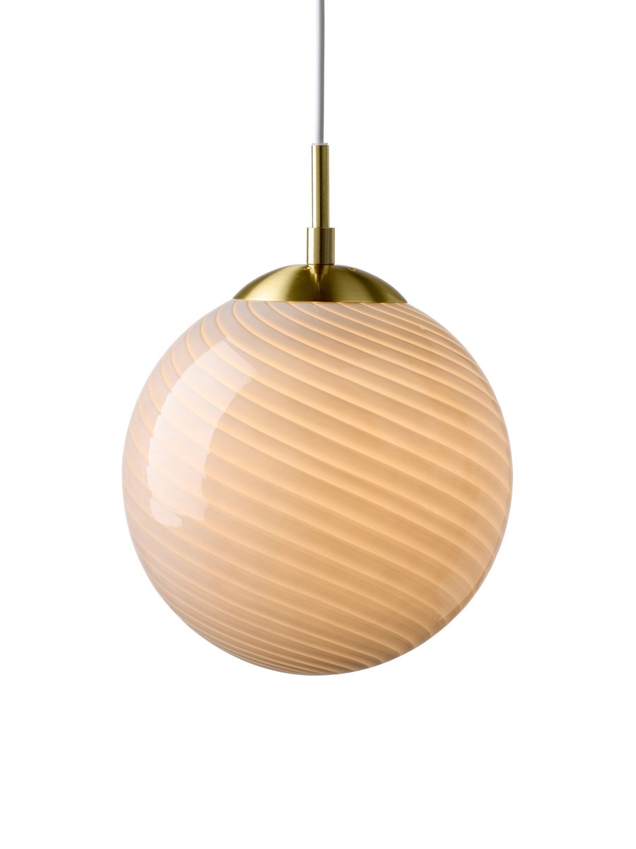 Candy Ball Ø25 Harmaa kattovalaisin valmistajalta Halo Design - Koska lasi on suupuhallettua, jokaisella lampulla on oma luonteensa.