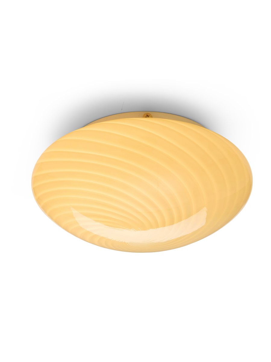 Candy Ø30 Kermanvalkoinen plafondi valmistajalta Halo Design - Koska lasi on suupuhallettua, jokainen valaisin on täysin ainutlaatuinen ja sillä on oma luonteensa.