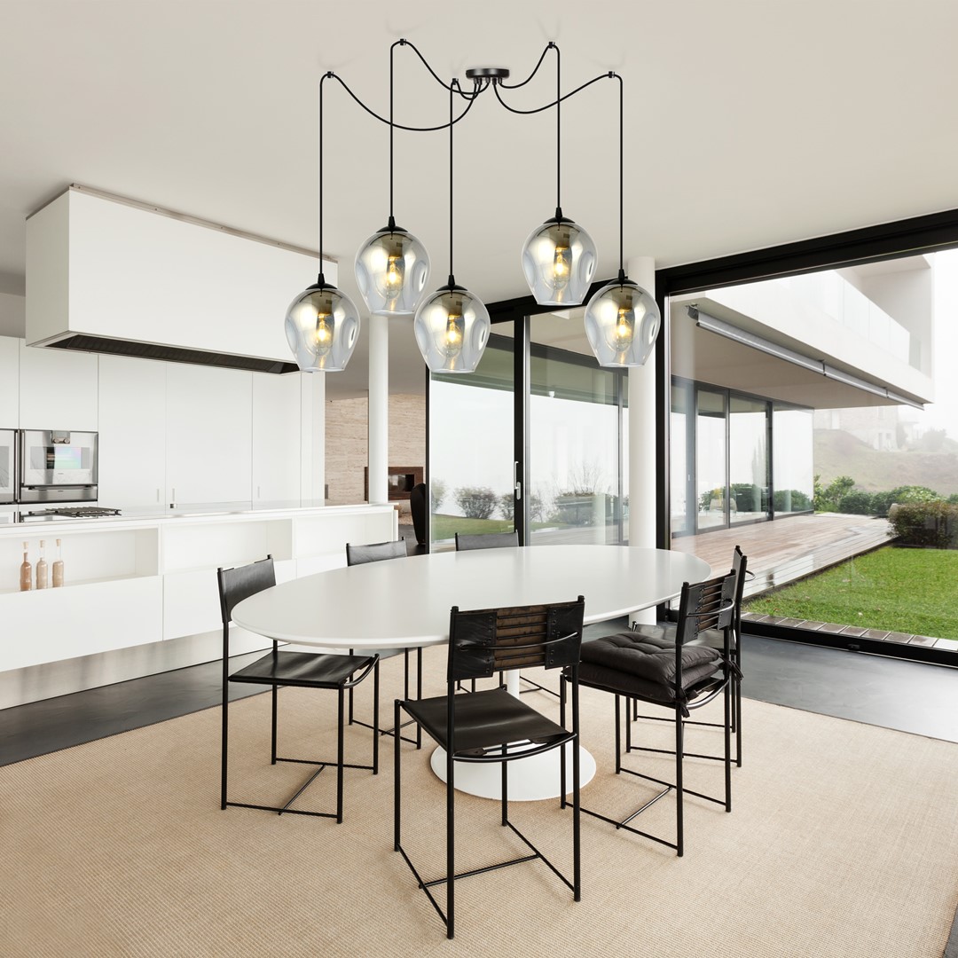 Level 50cm Savun värinen kattovalaisin valmistajalta Emibig Lighting - Se sopii erinomaisesti korkeisiin loft-tiloihin ja korostaa niiden modernia luonnetta ja tarjoaa kauniin valaistuksen.