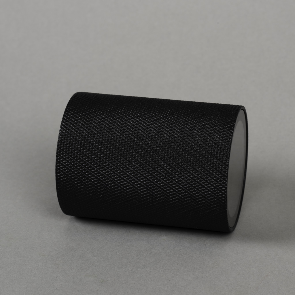 Temi Musta ulkovalo valmistajalta Konstsmide - Luo tyylik&auml;s ja moderni valaistusratkaisu julkisivullesi t&auml;ll&auml; mustalla sein&auml;valaisimella, joka loistaa sek&auml; yl&ouml;s ett&auml; alas.