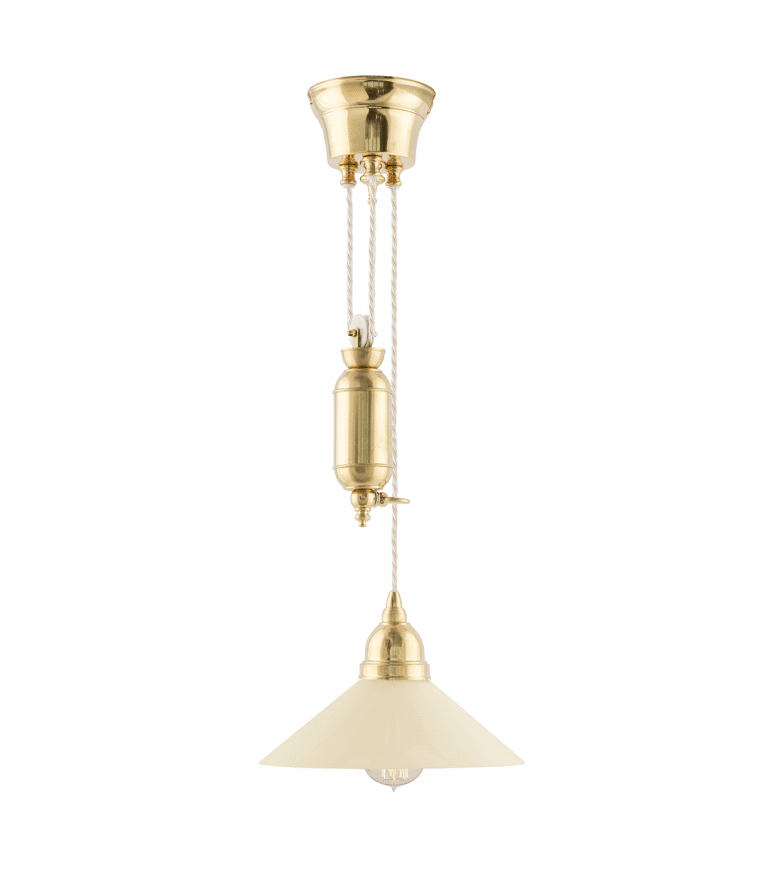 Broman Adjustable Pendant 60 Messinki valmistajalta Karlskrona lampfabrik - Valaisimen johto on yhteensä 290 cm - koska se kulkee ylös ja alas, se antaa kokonaiskorkeuden 140 cm.