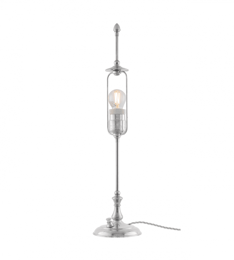 Kellgren Nikkeli valmistajalta Karlskrona lampfabrik - Kellgren har sin f&ouml;rebild i det tidiga 1800-talets lampor d&auml;r sk&auml;rmen gick att justera f&ouml;r att f&ouml;lja vaxljusets l&auml;ngd allteftersom det brann ner.