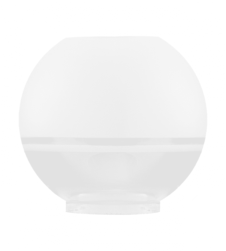 Globe Glass Shade 85 Matta valkoinen valmistajalta Karlskrona lampfabrik - Klassinen pyöreä petrolivarjostin, jossa huurrettu yläosa estää häikäisyä ja kirkas lasipohja, joka suuntaa valon alaspäin.