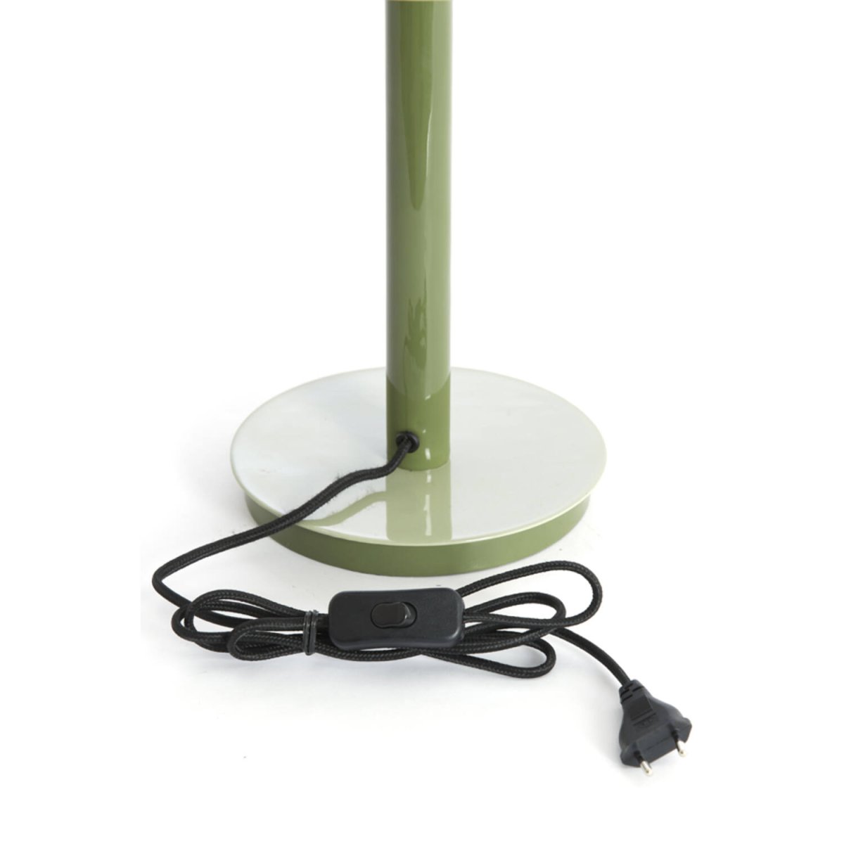 Marivet 48cm Vihreä pöytävalaisin valmistajalta Light & Living - Minimalistinen muoto ja kiilt&auml;v&auml; pinta antavat modernin ja elegantin vaikutelman, joka sopii yht&auml; hyvin olohuoneeseen kuin ty&ouml;p&ouml;yd&auml;lle tai y&ouml;p&ouml;yd&auml;llekin.