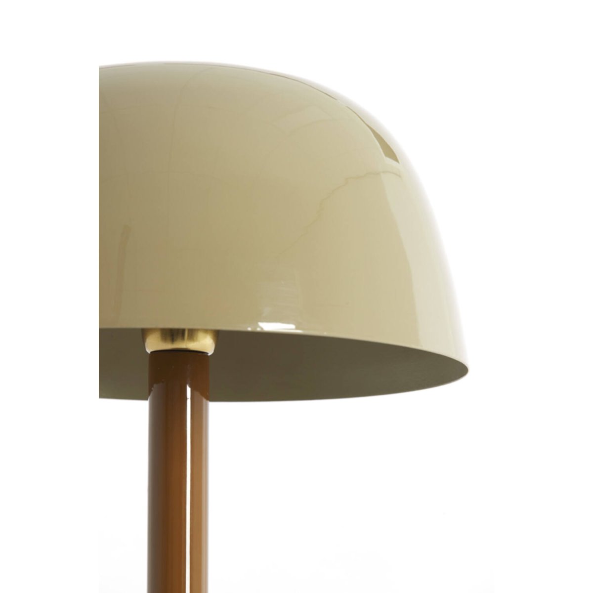 Marivet 48cm Ruskea pöytävalaisin valmistajalta Light & Living - Minimalistinen muoto ja kiilt&auml;v&auml; pinta antavat modernin ja elegantin vaikutelman, joka sopii yht&auml; hyvin olohuoneeseen kuin ty&ouml;p&ouml;yd&auml;lle tai y&ouml;p&ouml;yd&auml;llekin.