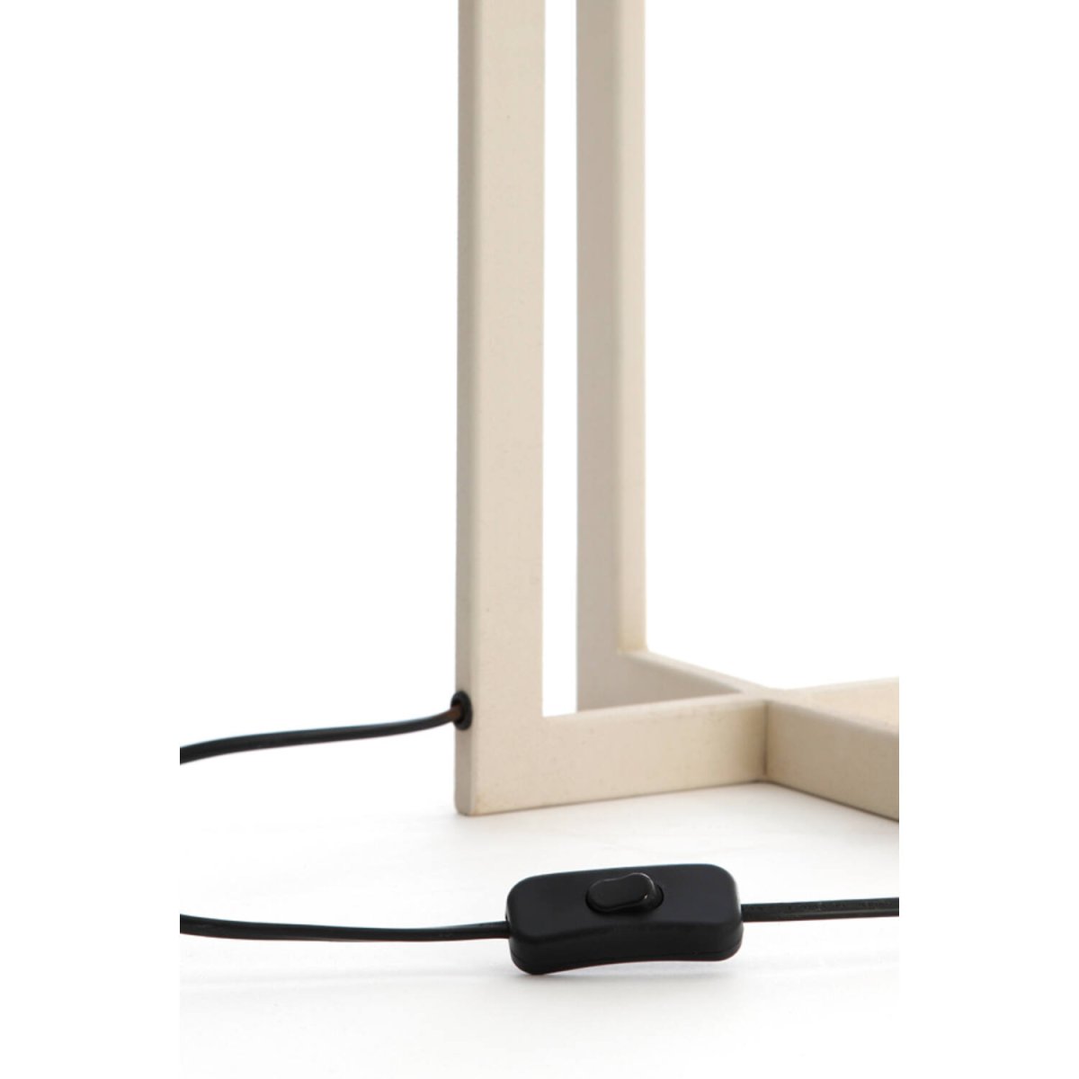 Mace 46cm Kermanvalkoinen lampunjalka valmistajalta Light & Living - 