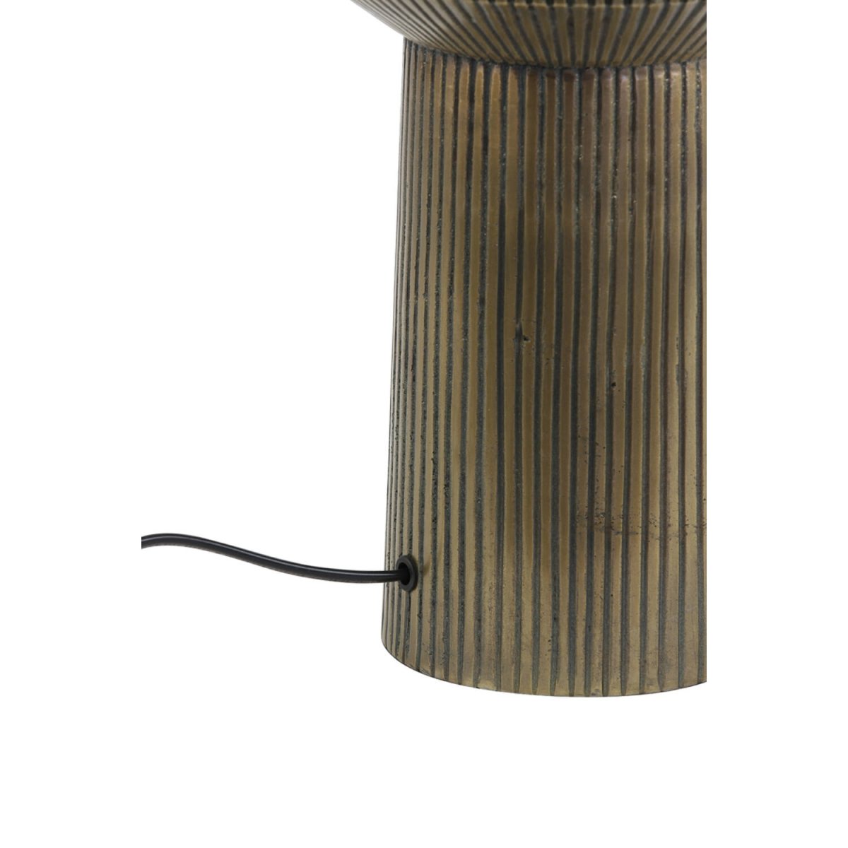 Briska 50cm Pronssi lampunjalka valmistajalta Light & Living - Metallista valmistettu ja hienostuneella antiikkipronssiviimeistelyllä varustettu lampunjalka on ainutlaatuisen geometrisen muodon ja tyylikkäiden uurrettujen yksityiskohtien mukainen.