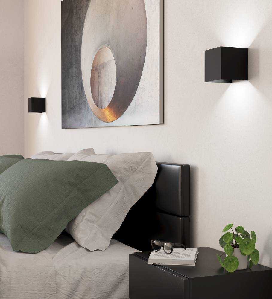 Valmontone 10cm Musta seinävalaisin valmistajalta Eglo - Se on sekä koristeellinen että toimiva, mikä tarkoittaa, että se sopii moneen eri sisustukseen.