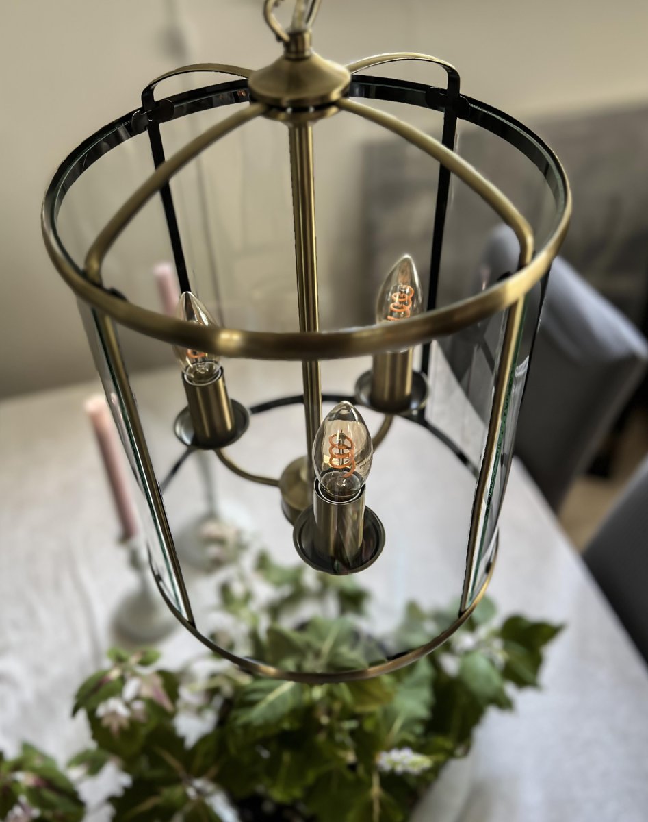 Budgie Ø28 Antiikki kattovalaisin valmistajalta Aneta Lighting - Budgie-kattovalaisin antiikkiväristä metallia ja kirkasta hieman kaarevaa lasia.