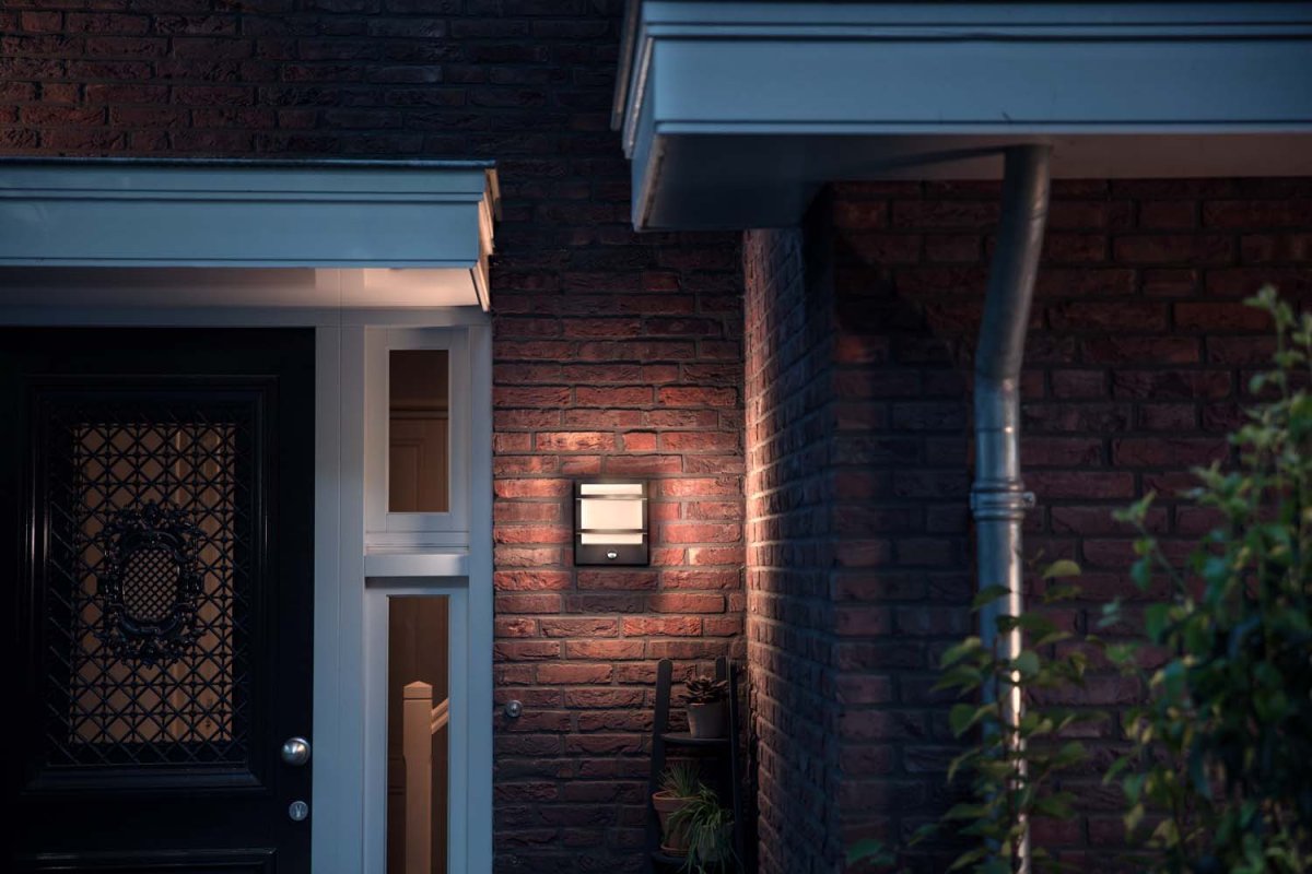 Petronia Antrasiitti ulkovalo valmistajalta Philips - Philips Petronia LED-ulkovalo on valmistettu korkealaatuisesta kestävästä antrasiitinharmaasta alumiinista.