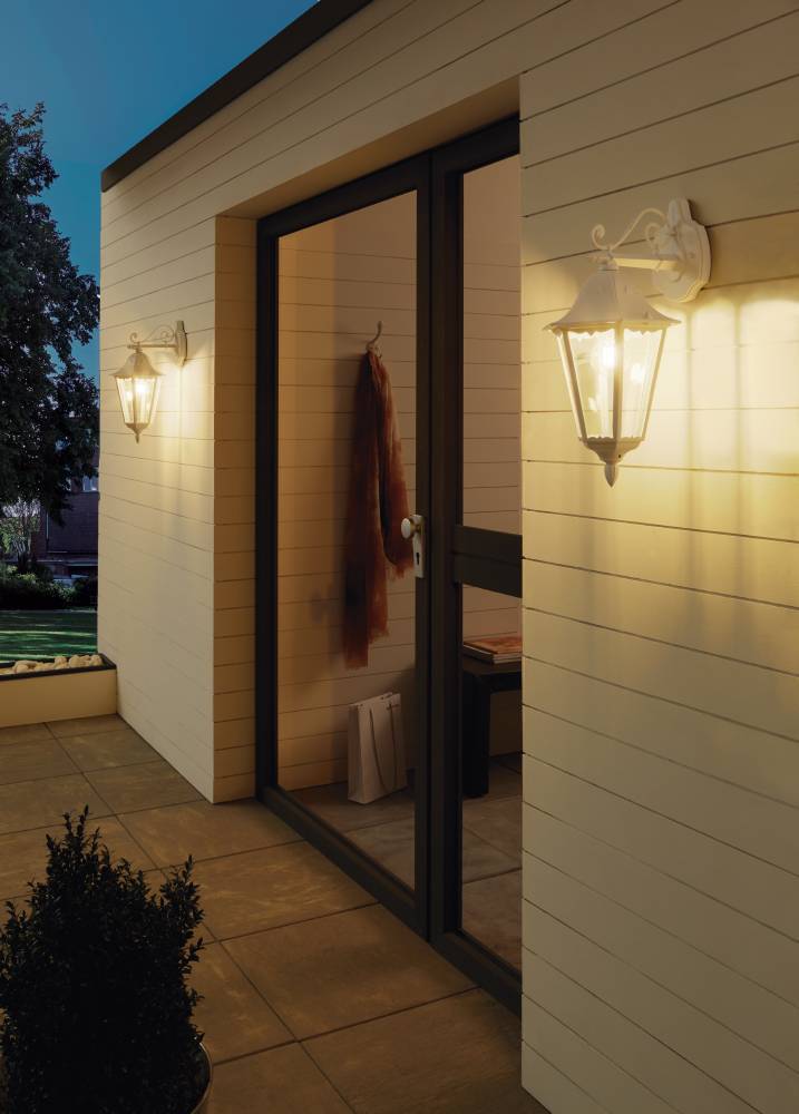 Navedo Valkoinen ulkovalo valmistajalta Eglo - Klassinen valkoinen muotoilu kauniilla yksityiskohdilla luo ajattoman tunnelman, joka täydentää joka julkisivua.