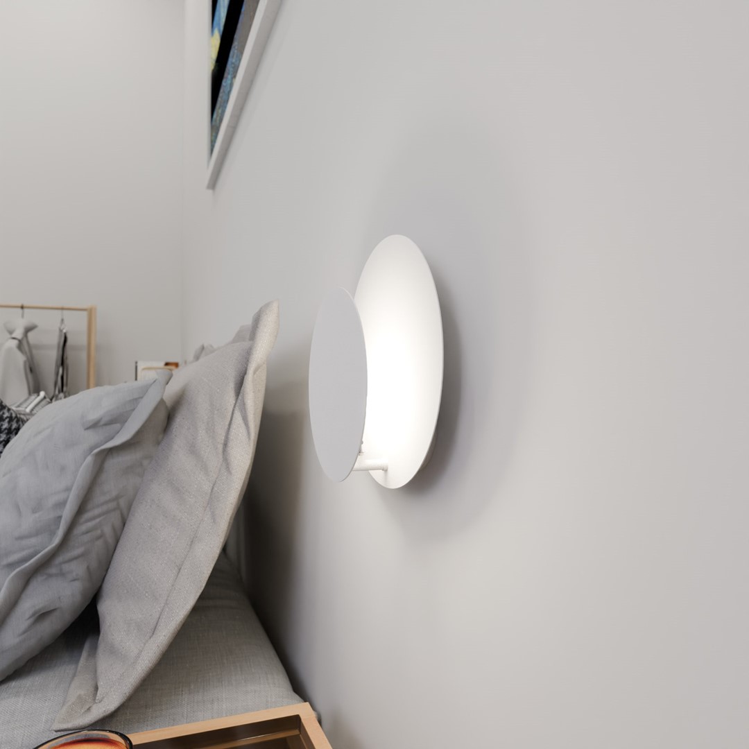 Circle 22cm Valkoinen seinävalaisin valmistajalta Emibig Lighting - Sen geometriset ympyrät herättävät huomiota, ja puisten elementtien ansiosta sisusta tulee lämmin ja kodikas.