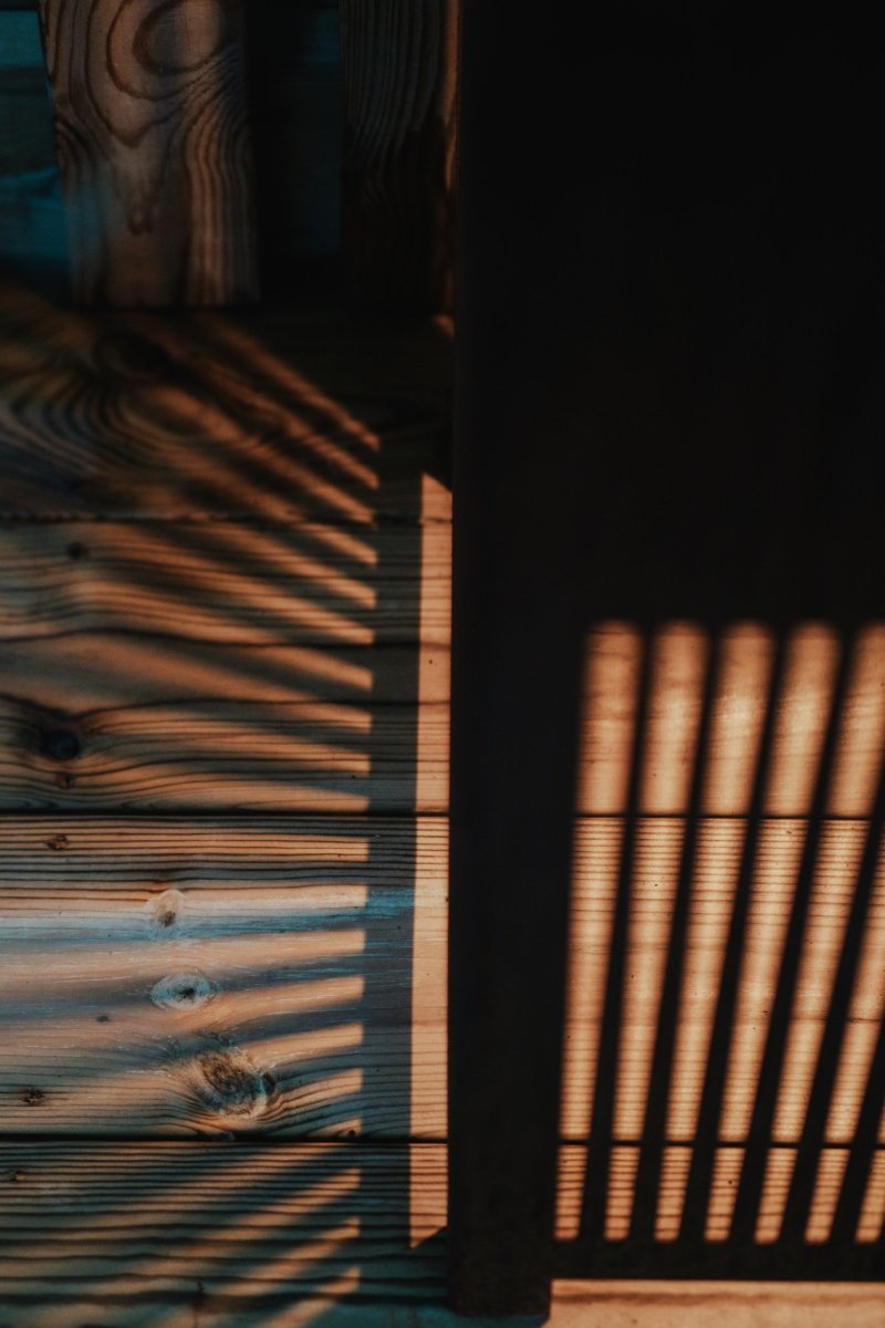 Falsterbo Musta valmistajalta Globen Lighting - Valaisin on valmistettu Puolassa 1,5 mm paksusta corten-teräksestä, joka on arvokas ja huoltovapaa materiaali, jolla on pitkä käyttöikä.