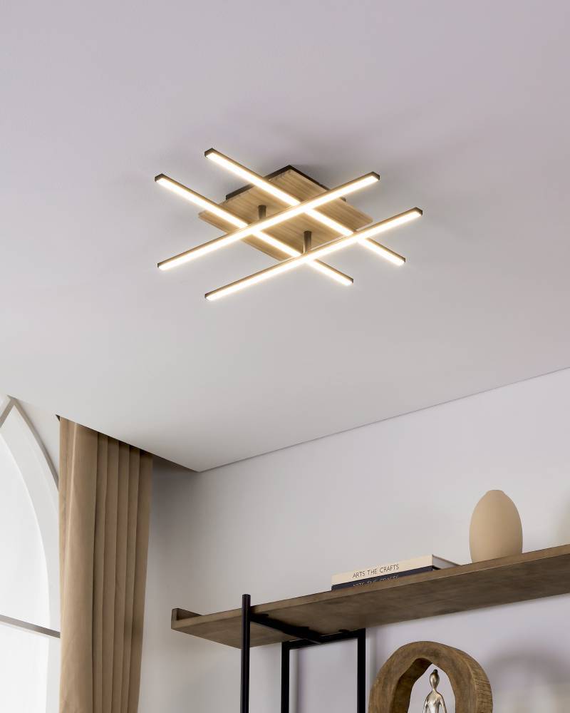 Marinello 50cm Musta plafondi valmistajalta Eglo - Ohut muoto ja sisäänrakennetut LED-valot tekevät siitä täydellisen istuvuuden olohuoneisiin ja käytäviin, joissa se lisää modernia elementtiä samalla, kun se levittää selkeää ja miellyttävää valoa.