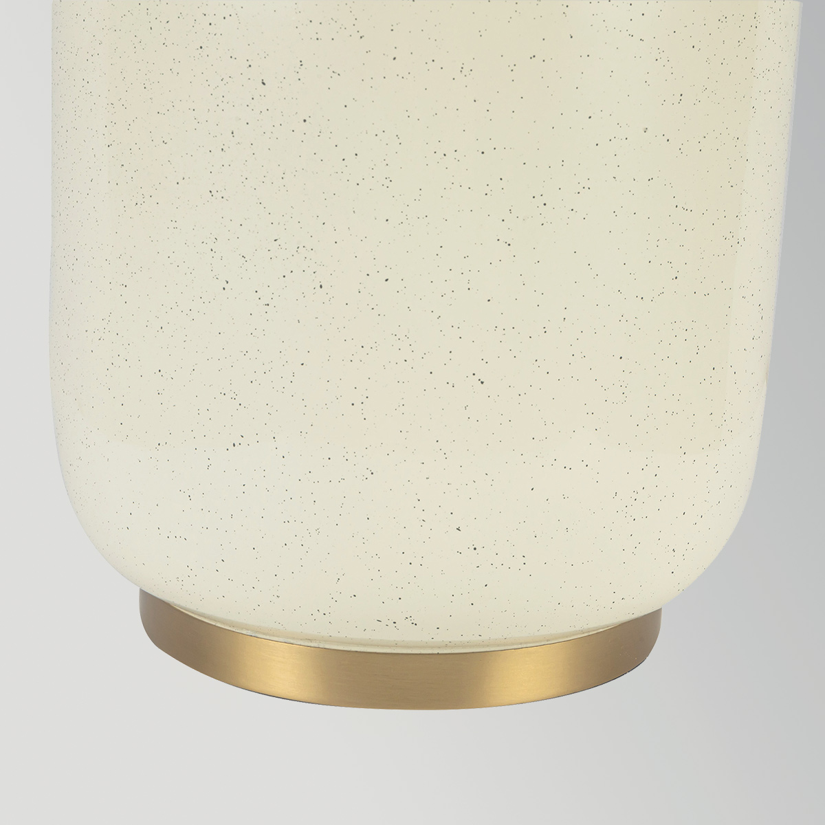 Crosby 70cm Kermanvalkoinen pöytävalaisin valmistajalta Elstead Lighting - Muotoilu on saanut inspiraationsa klassisista aurinkovarjoista, ja sit&auml; t&auml;ydent&auml;&auml; ohuesta ja kevyest&auml; kankaasta valmistettu holvivarjostin.