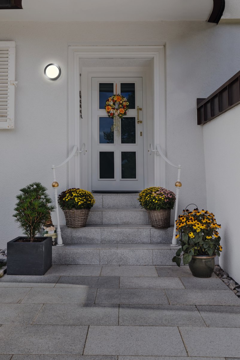 Disc Teräs ulkovalo valmistajalta Ledvance - Disc &auml;r en innovativ och stilfull fasadlampa som ger b&aring;de funktion och elegans till din entr&eacute; eller uteplats.