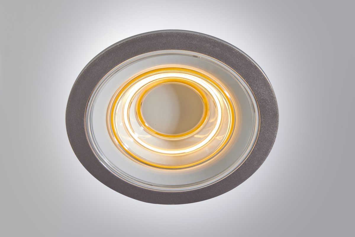 Decor Filament Ripple 9W Alumiini valmistajalta Ledvance - Kohdevalaisimessa on kolme eri valaistuspistett&auml;, pieni keskiympyr&auml;, suurempi keskiympyr&auml; ja suurempi ulkoympyr&auml;.