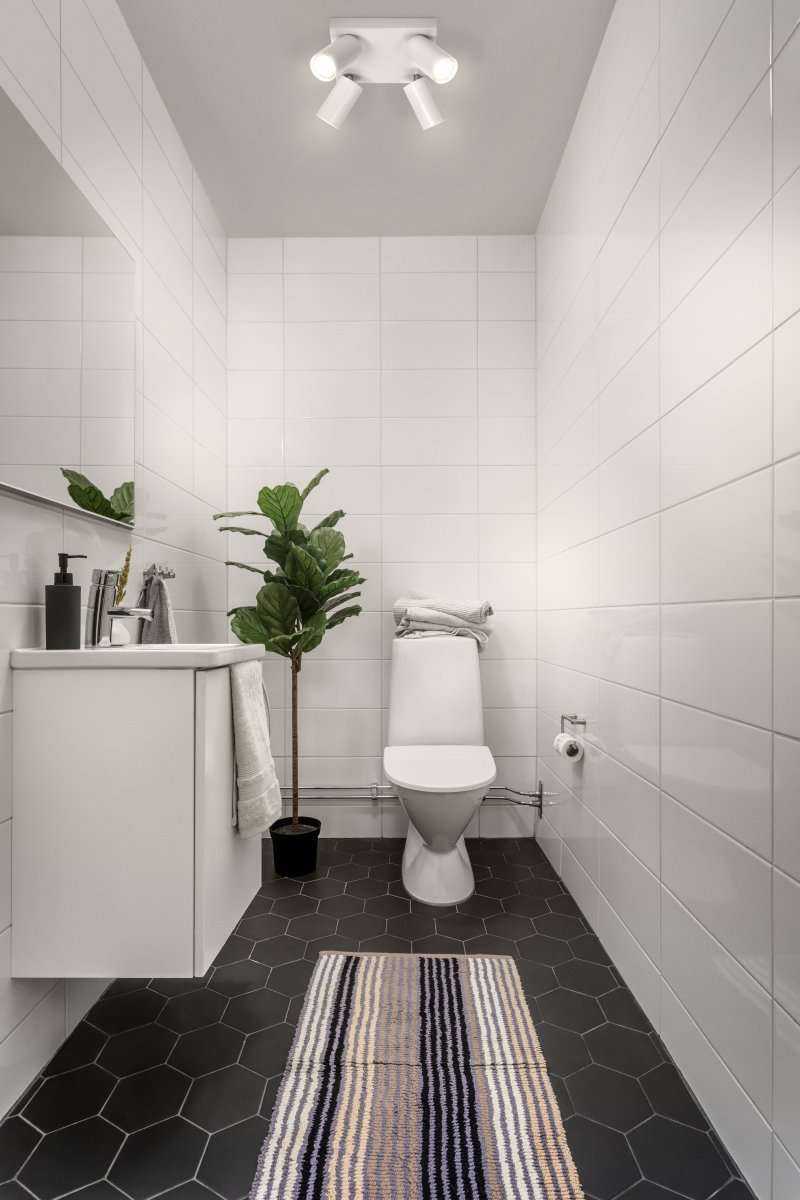 Octagon 4 Valkoinen kohdevalaisin valmistajalta Ledvance - Den n&auml;tta formen i kombination med de r&ouml;rliga spotlightsen g&ouml;r den m&aring;ngsidig och passar in i alla hem och stilar.