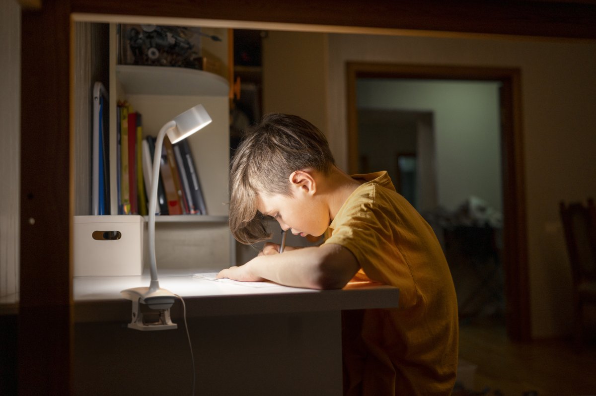 Office Cylinder Clip Valkoinen nipistinvalaisin valmistajalta Ledvance - Levereras med 1m USB sladd som du kan koppla till en transformator, laptop eller dator f&ouml;r att lampan ska f&aring; el.
