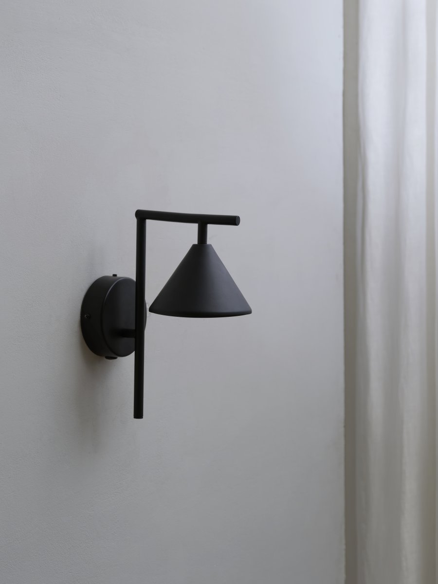 Fuji Ø12 Musta seinävalaisin valmistajalta Ledvance - 