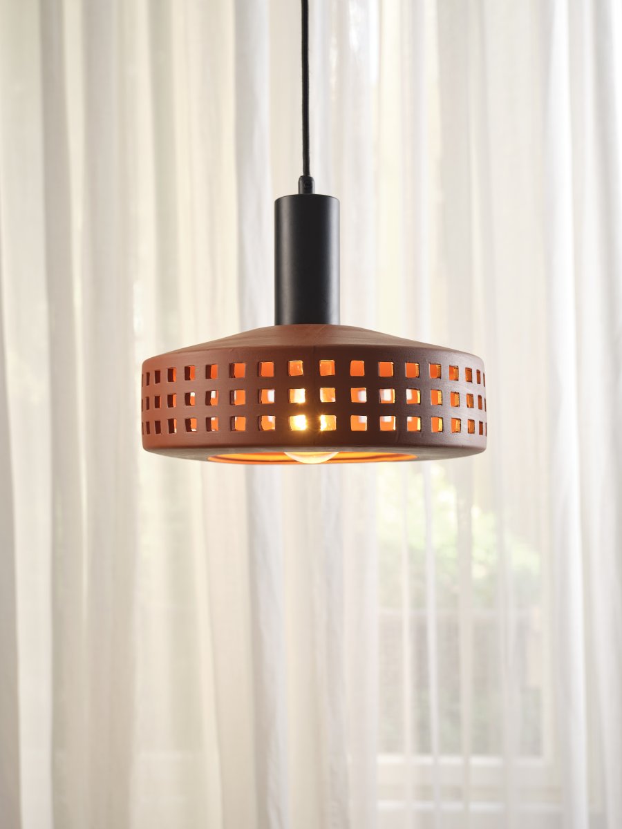 Clay Windows Ø26 Ruskea kattovalaisin valmistajalta Ledvance - Clay Windows har en rustik design med sin sk&auml;rm gjord av lera i en r&ouml;dbrun f&auml;rg.