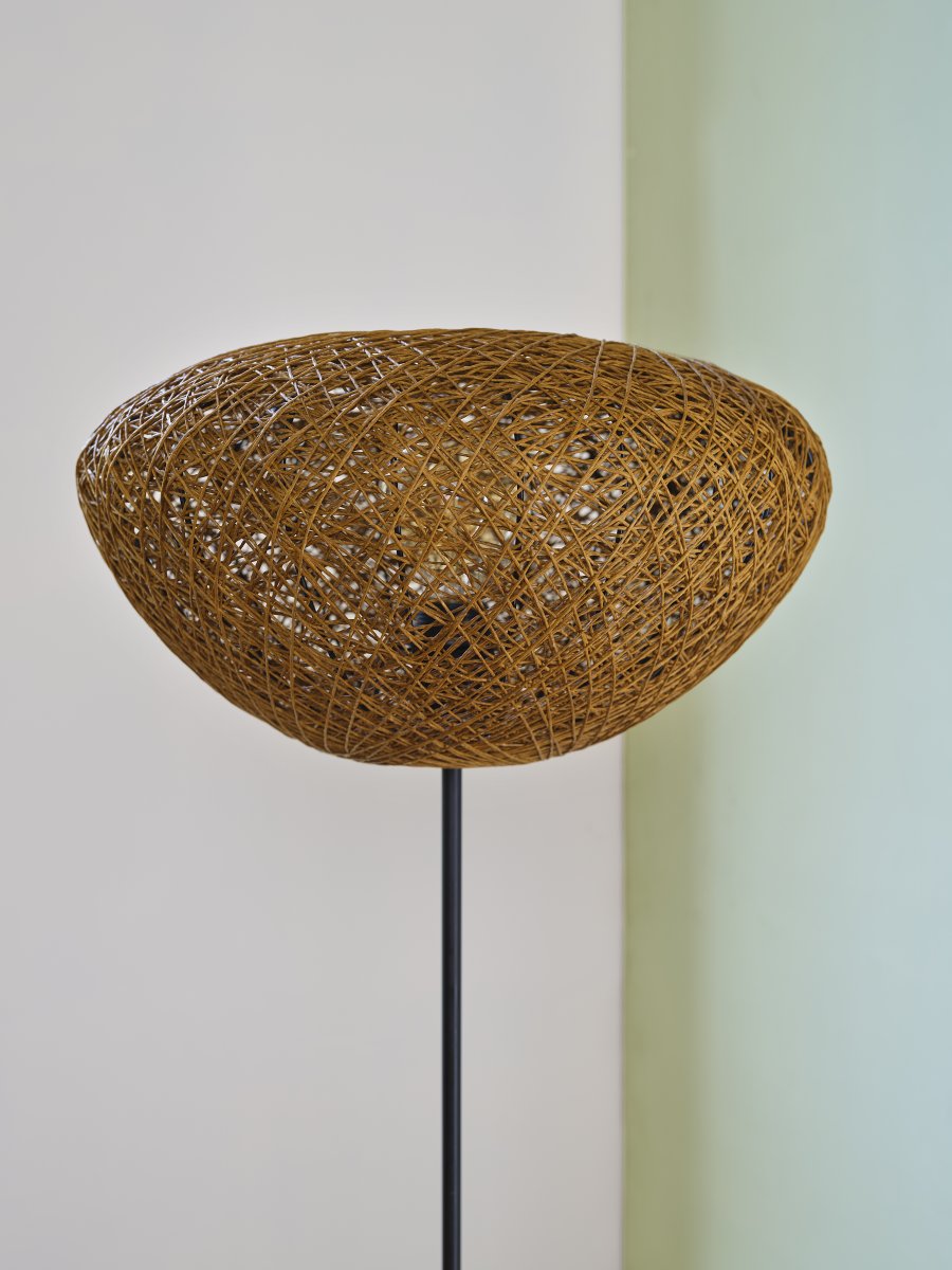 Paper Drop Luonto lattiavalaisin valmistajalta Ledvance - Paper Drop &auml;r en vacker golvlampa med bohemisk design.