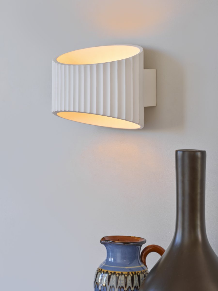 Plaster Band 25cm Valkoinen seinävalaisin valmistajalta Ledvance - Plaster Band &auml;r en modern v&auml;gglampa gjord av gips.