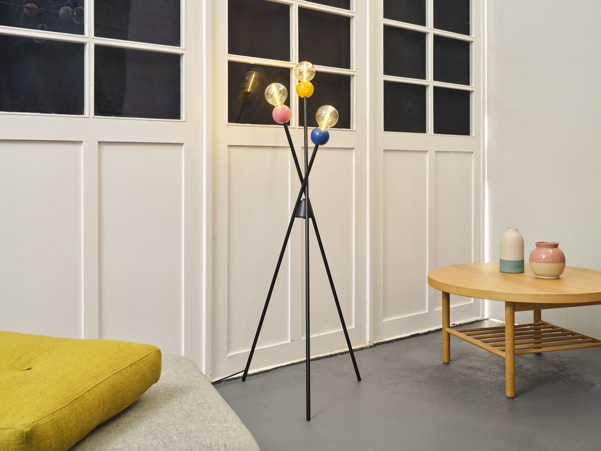 Bubble Monivärinen lattiavalaisin valmistajalta Ledvance - Bubble on ainutlaatuinen lattiavalaisin, jossa on ihanat värit ja leikkisä muotoilu.