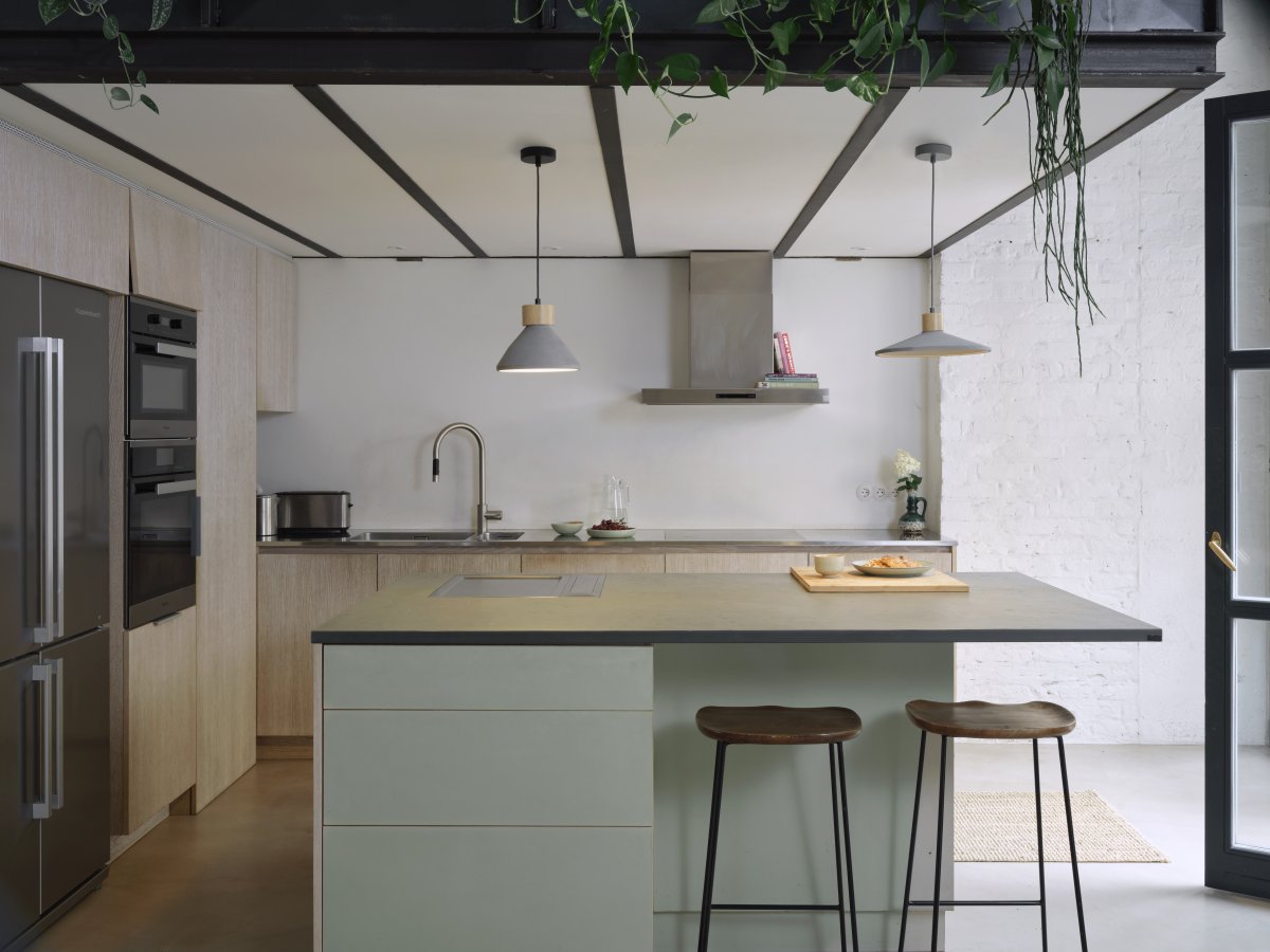 Concrete Wood Ø32 Harmaa kattovalaisin valmistajalta Osram - 