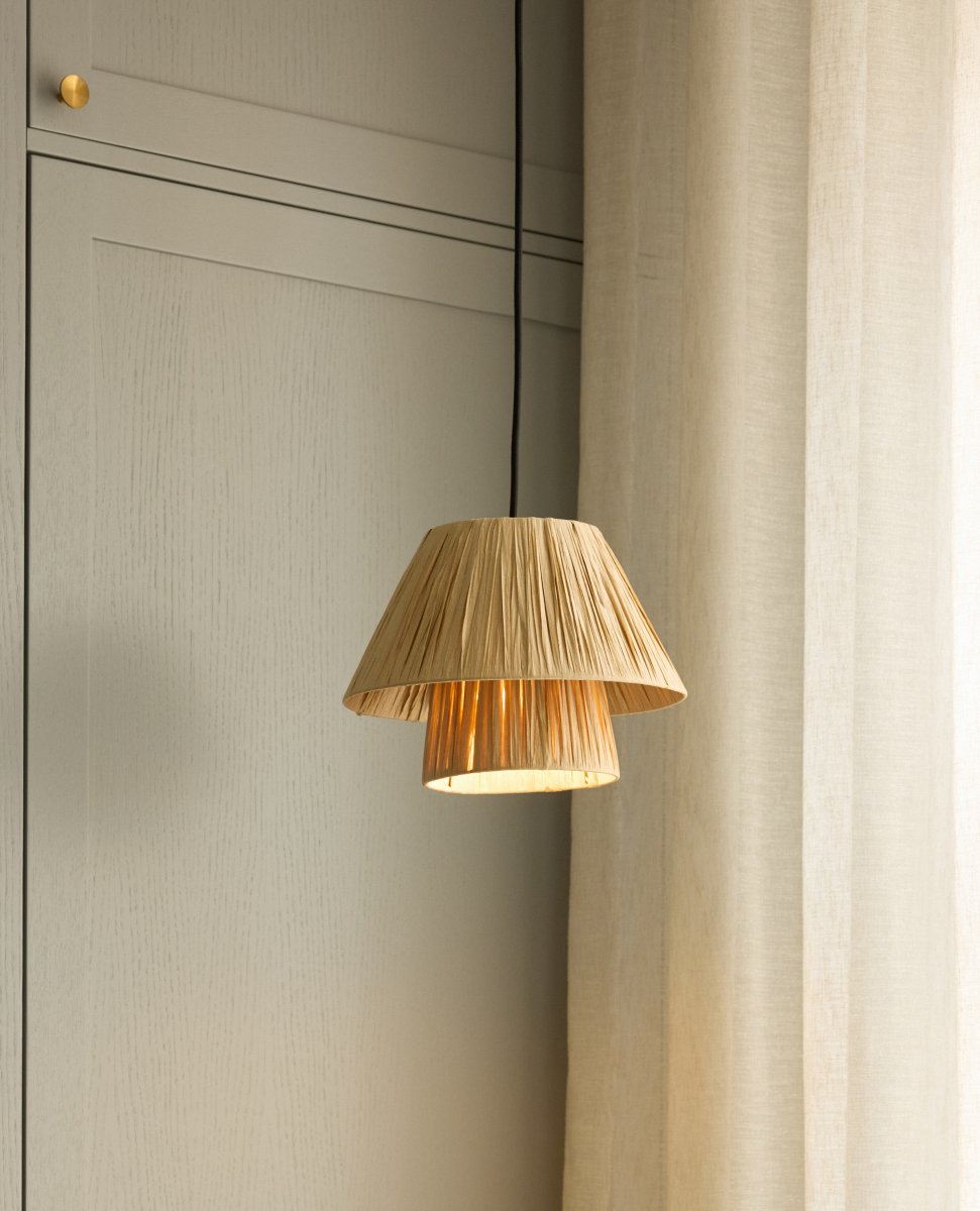 Bamboo Paper Hut Ø28 Luonto kattovalaisin valmistajalta Ledvance - Den naturliga formgivningen och det naturliga materialet g&ouml;r att den passar in i n&auml;stan alla hem och stilar.