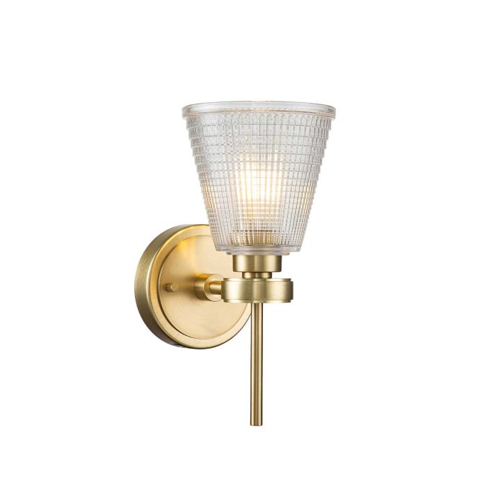 Gunnislake 13cm Harjattu messinki kylpyhuoneen valaisin valmistajalta Elstead Lighting - Valaisin on valmistettu ter&auml;ksest&auml;, jossa on harjattu messinkipinta, ja siin&auml; on kirkas, strukturoitu lasivarjostin, joka tarjoaa tasaisen ja h&auml;ik&auml;isem&auml;tt&ouml;m&auml;n valon.