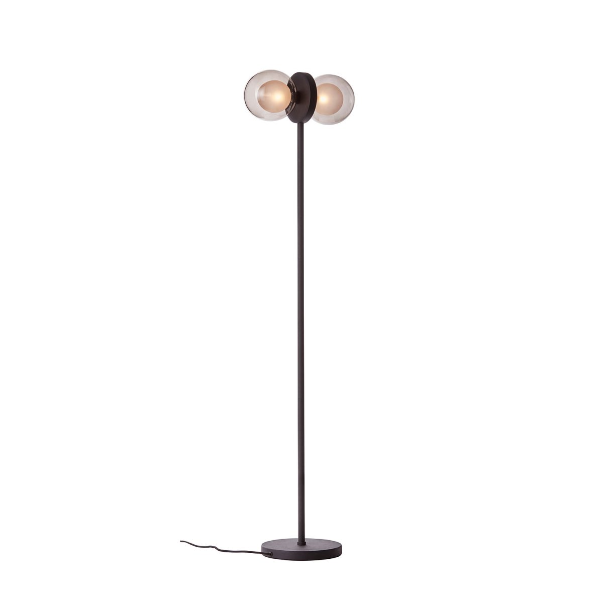 Discus Musta lattiavalaisin valmistajalta CO Bankeryd - Discus-lattiavalaisimessa on naisellinen muotoilu, joka tekee aloitteen ja luo tyyliä kotiisi.