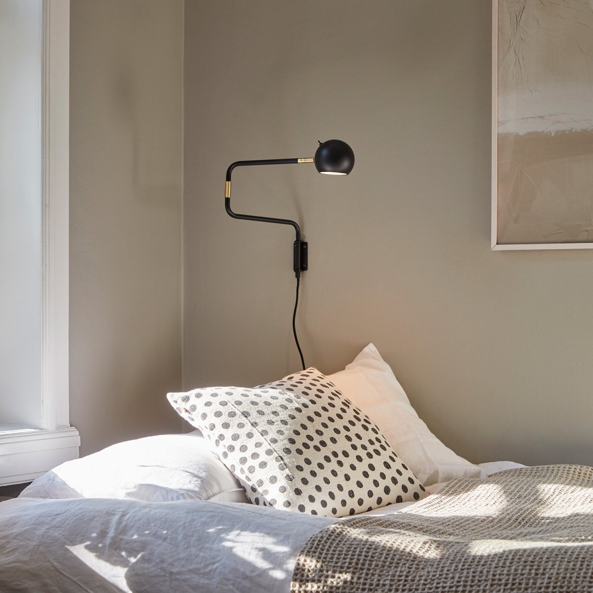 Yes! 62cm Antrasiitti seinävalaisin valmistajalta CO Bankeryd - on saatavana useissa v&auml;reiss&auml; ja kuuluu sein&auml;-, lattia- ja p&ouml;yt&auml;lamppujen tuoteperheeseen.