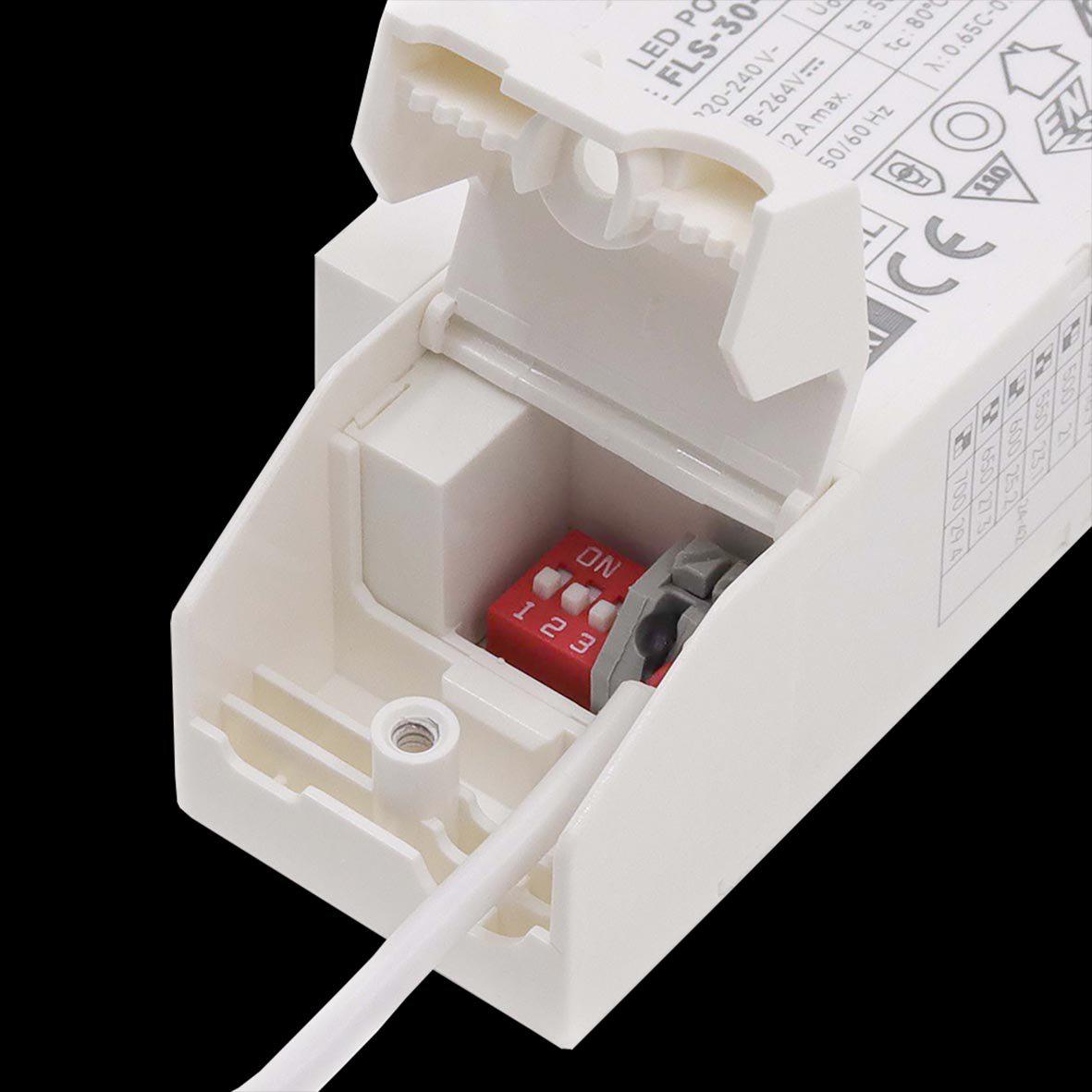 City Downlight 16/20/24W Valkoinen valmistajalta Designlight - S&auml;&auml;dett&auml;v&auml; teho ja valon l&auml;mp&ouml;tilaTeho voidaan asettaa kolmelle tasolle &ndash; 16 W, 20 W tai 24 W &ndash; ja valon l&auml;mp&ouml;tila voidaan valita 3000 K:n (l&auml;mpim&auml;mpi, miellytt&auml;v&auml; valo) ja 4000 K:n (neutraali valkoinen, hieman kirkkaampi valo) v&auml;lill&auml;.