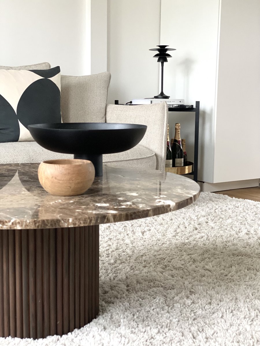 Picasso 45cm Matta musta pöytävalaisin valmistajalta Belid - Picasso-perhe koostuu riipuksista, p&ouml;yt&auml;- ja lattiavalaisimista.