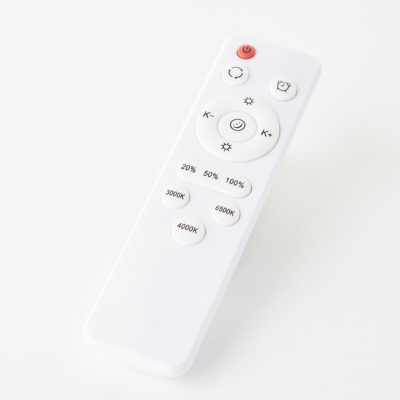 Bario Ø50 Puu plafondi valmistajalta Brilliant - CCT-toiminnon ansiosta voit himmentää värilämpötilaa lämpimästä valkoisesta päivänvalonvalkoiseen valoon, ja valaisin on myös himmennettävä mukana tulevalla kaukosäätimellä, mikä tarjoaa täyden joustavuuden.