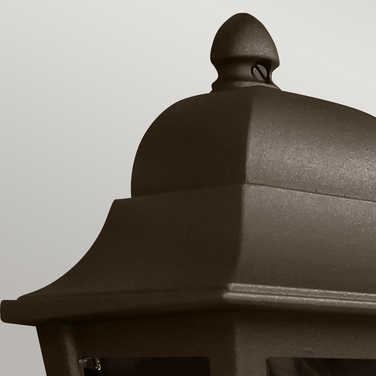 Deco Lane 32cm Pronssi ulkovalo valmistajalta Elstead Lighting - Valmistettu pronssinvärisestä alumiinista ja polykarbonaatista, se tarjoaa kevyen mutta vankan rakenteen, joka on kestävä ja pitkäikäinen.