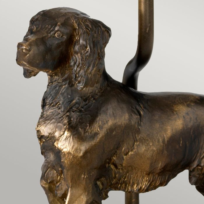 Rufus 48cm Pronssi pöytävalaisin valmistajalta Elstead Lighting - Lampun jalka on valmistettu hartsista ja antaa vankan ja yksityiskohtaisen vaikutelman.
