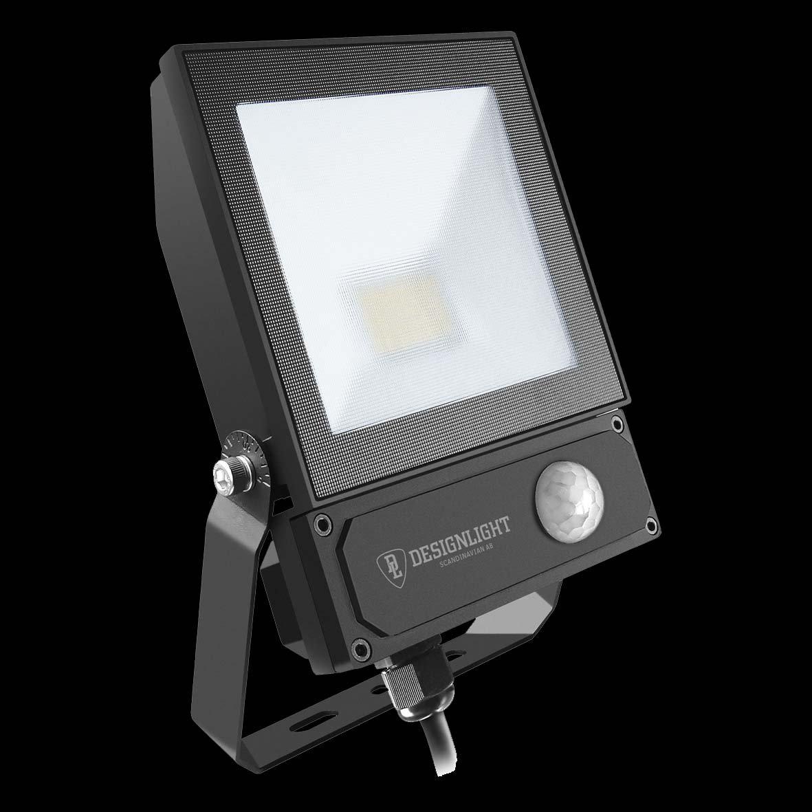 Elly valonheitin 30W sensorilla Musta valmistajalta Designlight - Elly 30W on kompakti ja luotettava LED-valonheitin, joka on varustettu PIR-anturilla ja kaukos&auml;&auml;timell&auml; helppoa ohjelmointia varten.